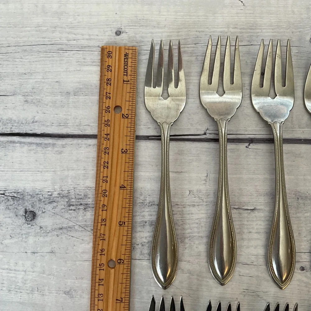 Oneida Stainless Flatware American Harmony 64 Pieces Place Setting for 12